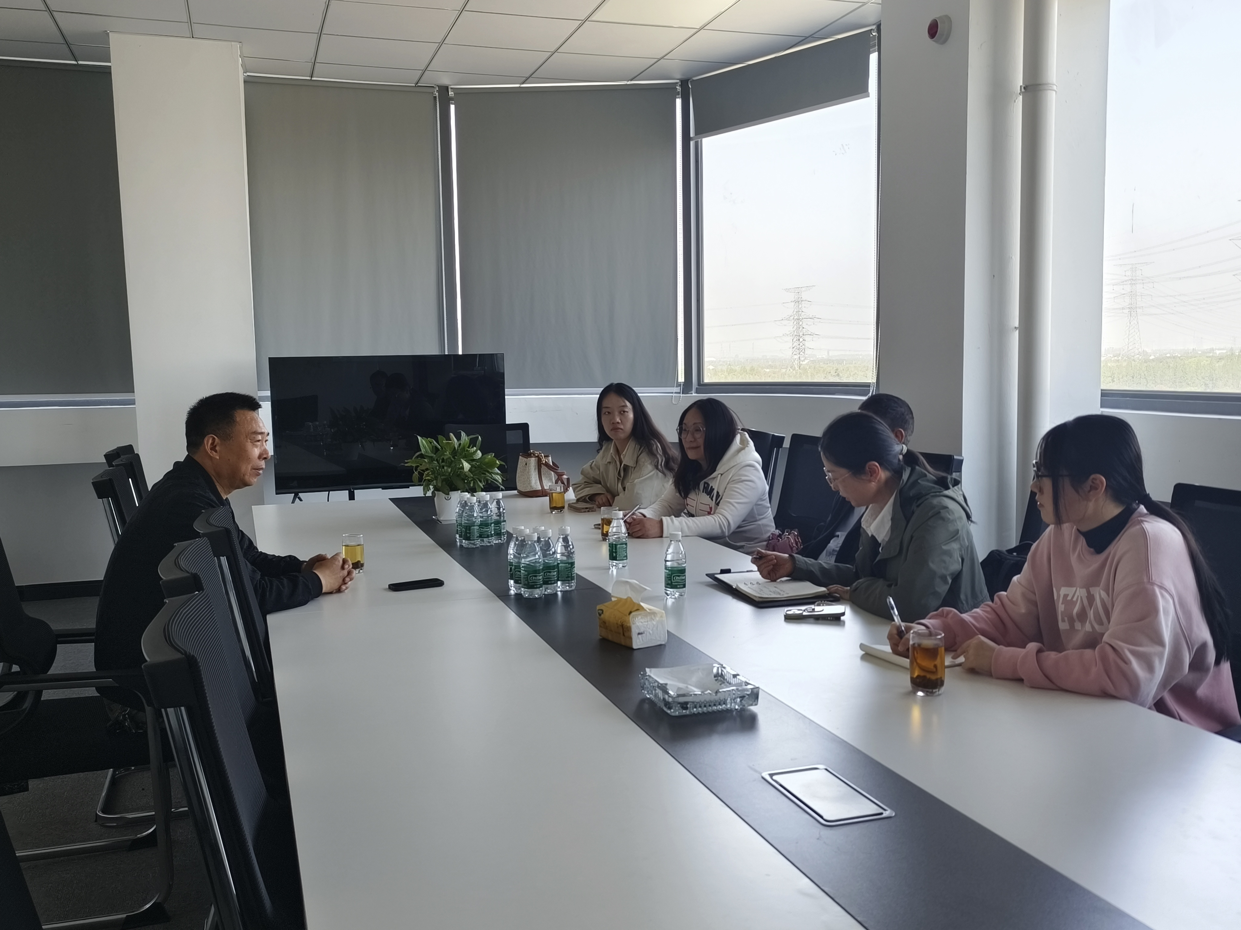 熱烈歡迎上海澤達(dá)國際貿(mào)易蒞臨曼光考察調(diào)研！